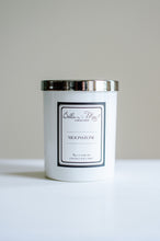 Load image into Gallery viewer, Moonstone WOOD WICK-Luxury Candle
